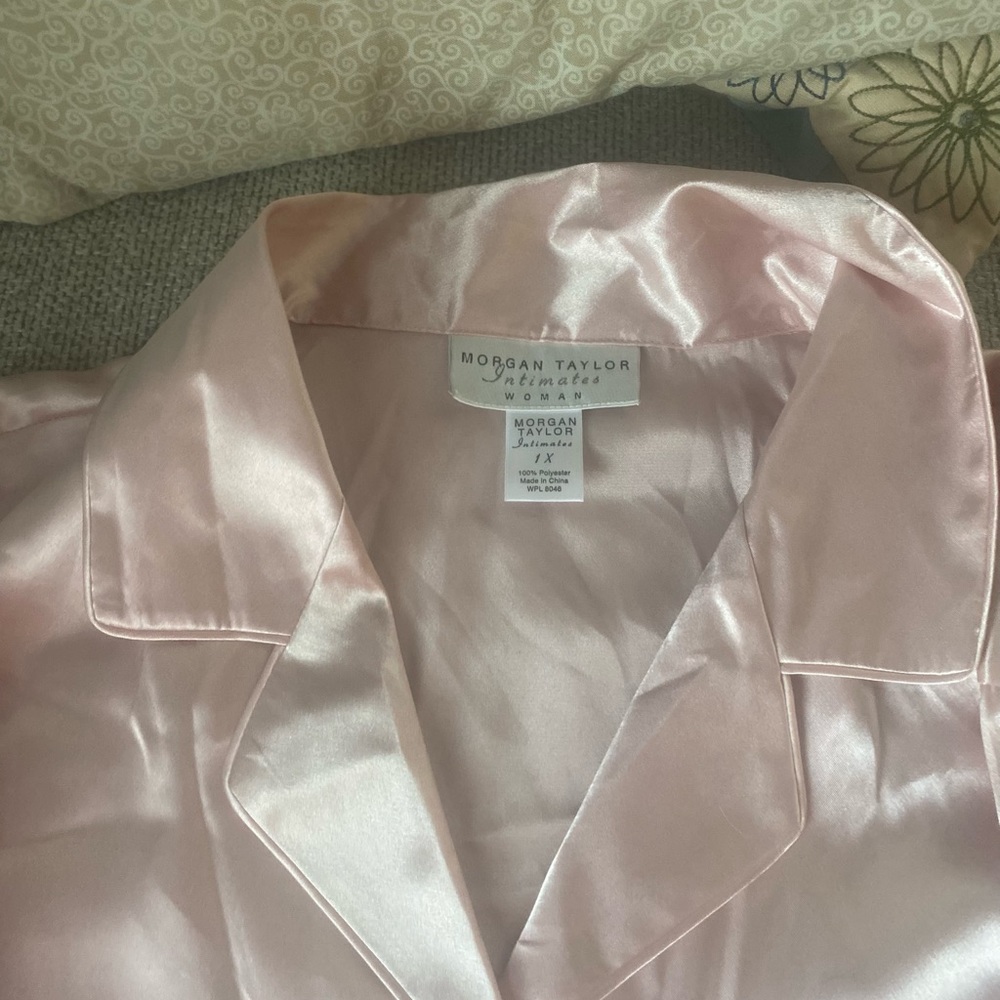 Plus Sz Women’s 2 piece Pajamas/Lounge Set Morgan Taylor Intimates From Macy’s - Picture 2 of 6